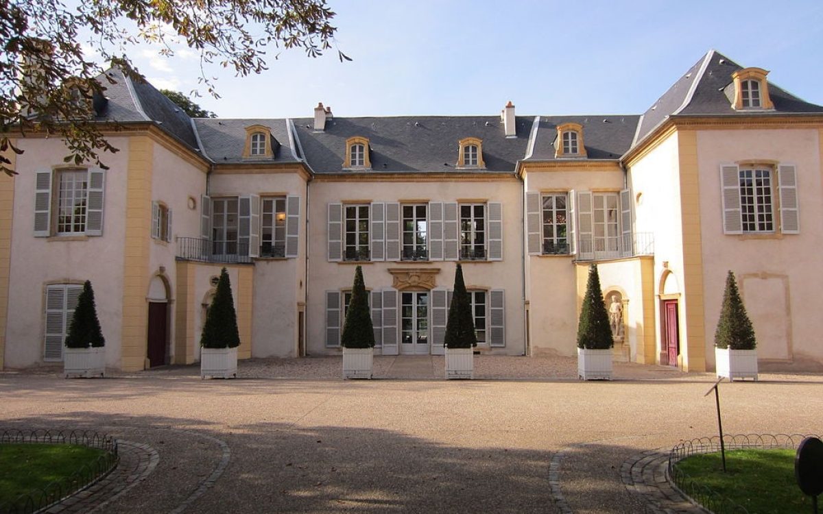 1024px-Chateau_Courcelles_Montigny_Metz