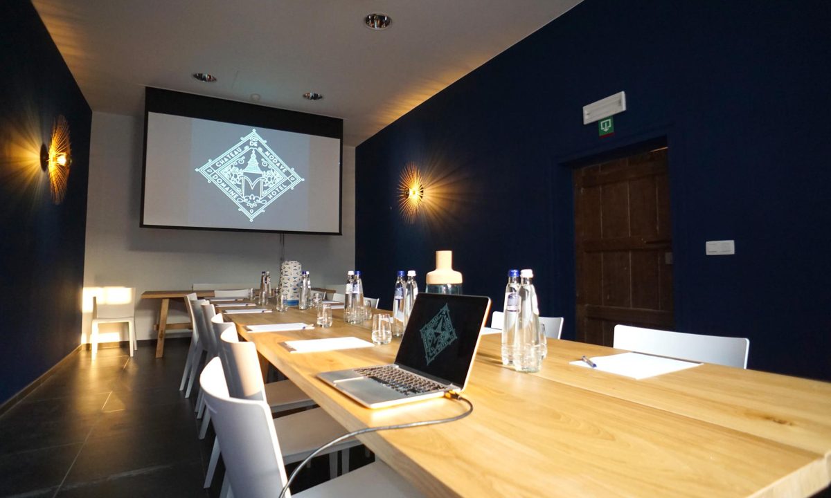 33447581_2185757668107391_8568883252180287488_n