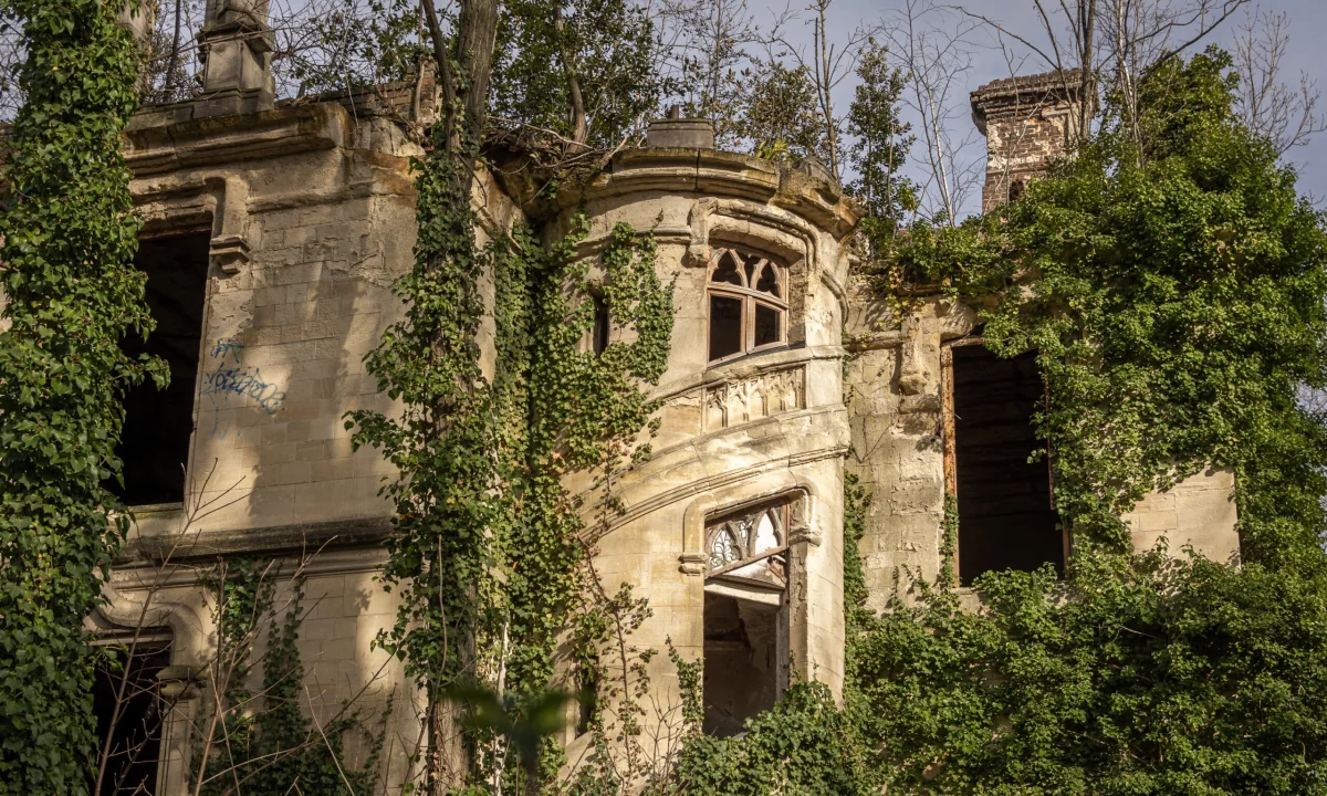 Chateau-de-la-Solitude-7-scaled